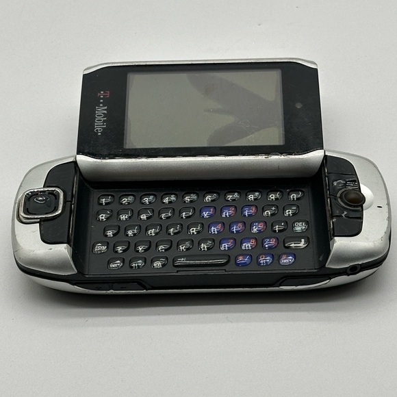 T-Mobile Sharp Sidekick III (3) (PV200) Silver & Black Cell Phone - For Parts - Picture 1 of 6
